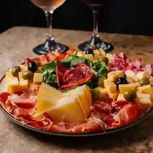 Carnes Serranas y Quesos