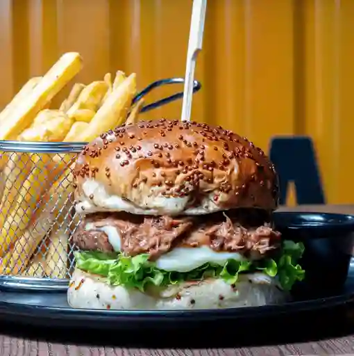 Pulled Pork Supreme Burger
