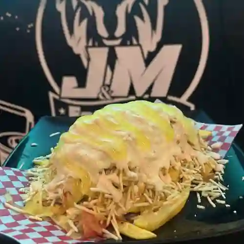 Salchipapa Mixta.