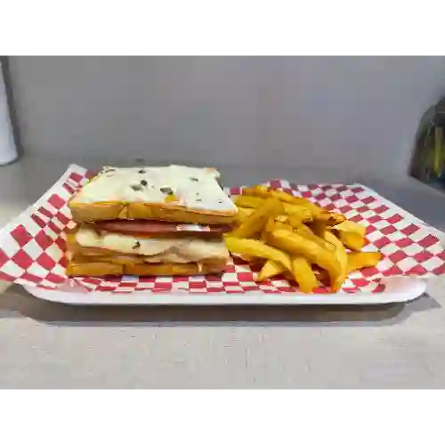 Sandwich Cuatro Quesos