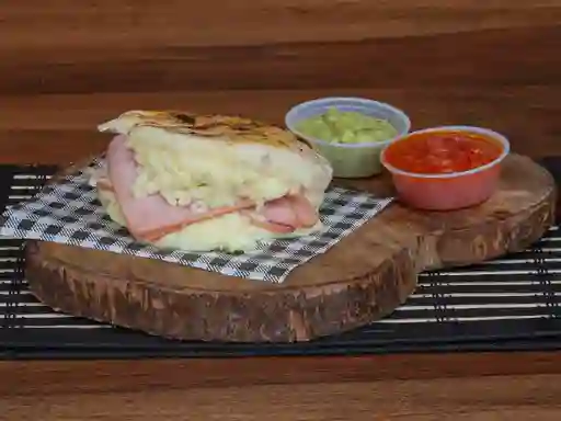 Arepa Jamón y Queso