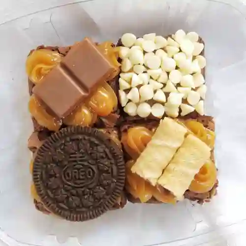 Caja de 4 Mini Brownies + Toppings (#1)