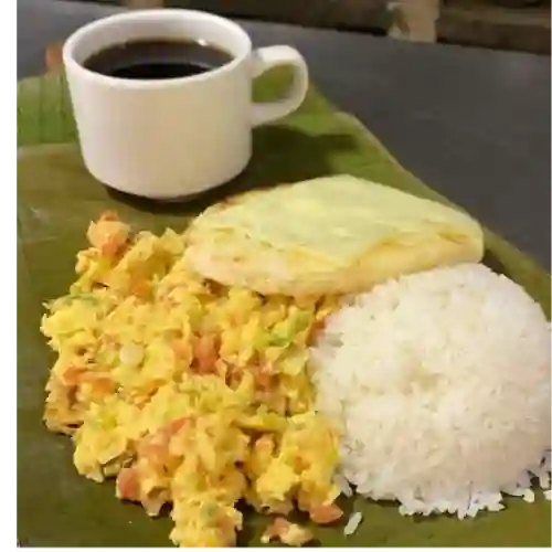 Desayuno Huevos Pericos, Arroz y Bebida