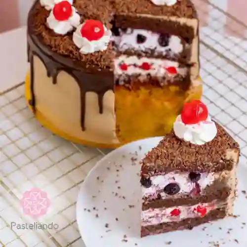 Porcion torta selva negra