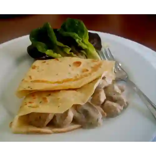 Crepps de Pollo en Salsa Bechamel