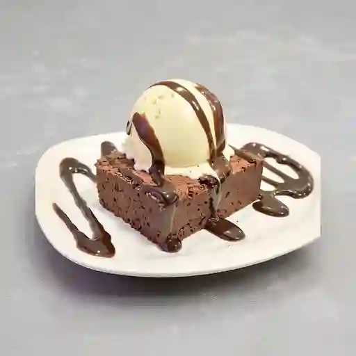 Brawnie con Helado y Chocolate