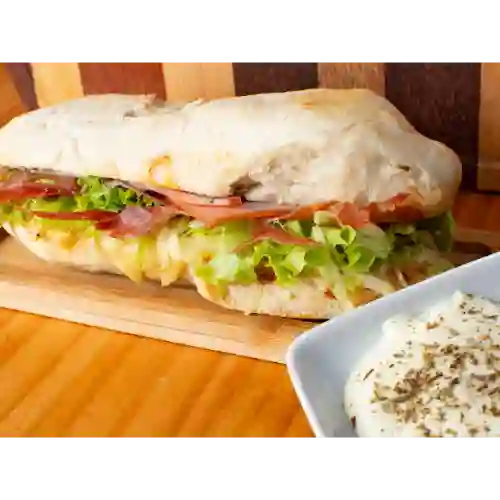 Sándwich Serrano+ Bebida