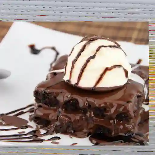 Brownie con helado