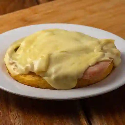 3 Arepas con Jamón y Queso