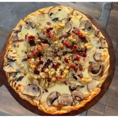 Pizza Pollo Al Gusto