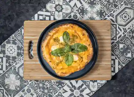 Pizza Caprese Al Pesto