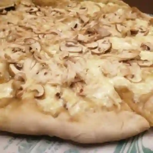 Pizza Pollo y Champiñones Grande