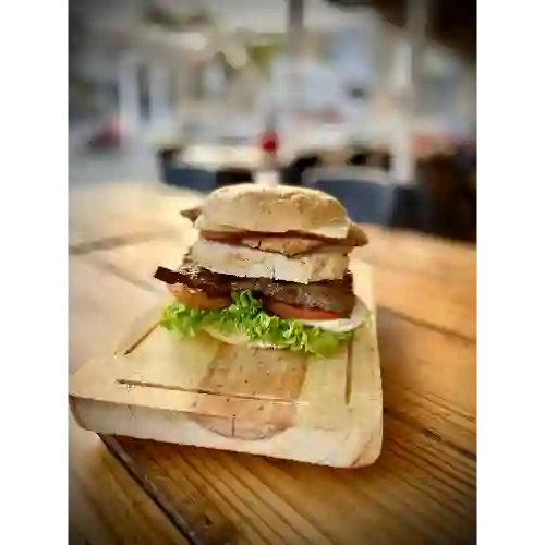 Hamburguesa Pollo y Lomito