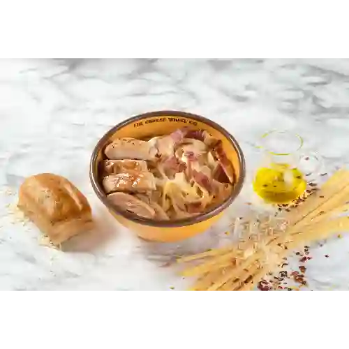 Cheesebonara Pollo & Bebida