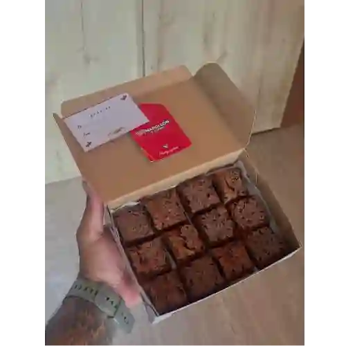 Caja de 12 Mini Brownies de Milo