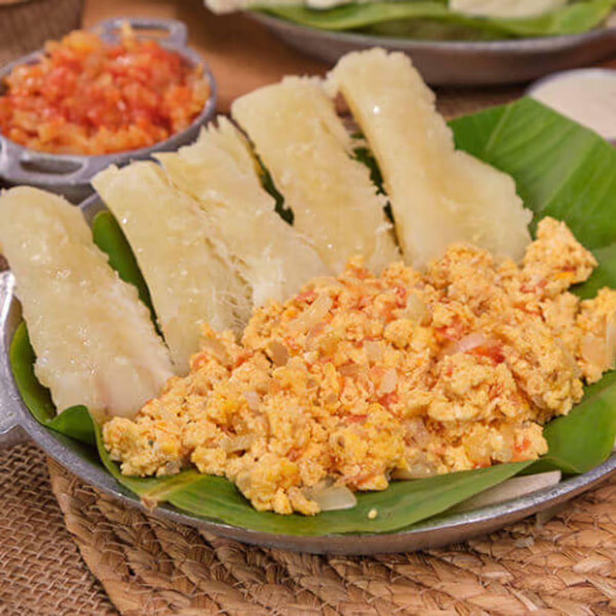Huevos pericos mas bebida gratis