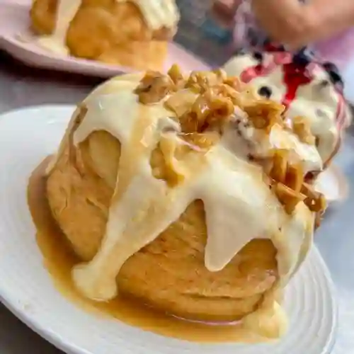 Megarollo de Canela con Manzana y Nueces
