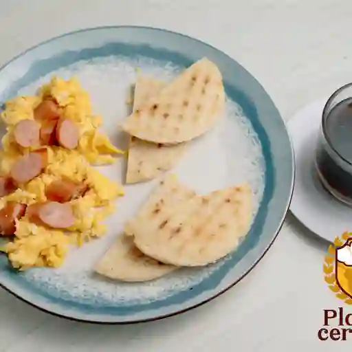 Huevos rancheros con salchicha