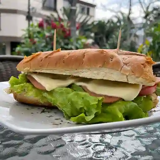Sándwich Jamón y Queso