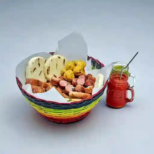 Chicharrón y Chorizo