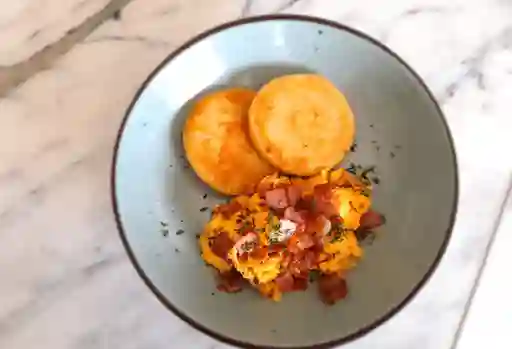 Huevos con Tocineta