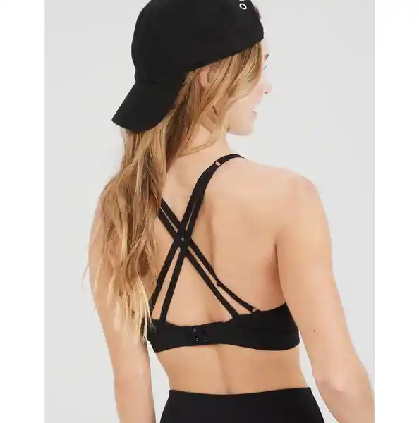 Top Deportivo Aerie Negro Talla MEDIUM American Eagle