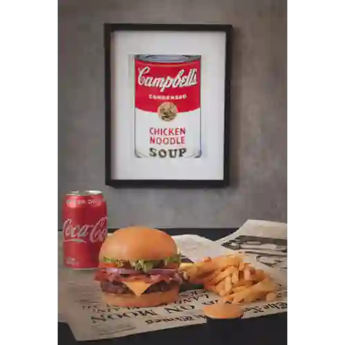 Bacon Cheese Burger + Papas.