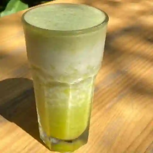 Jugo de Piña, Hierbabuena y Jengibre