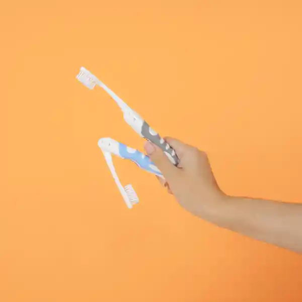 Cepillo de Dientes Plegable el Cuidado de Encías Serie Miniso