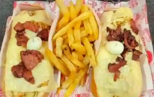 2 Perros Con Tocineta + Queso + Papas + 2 Gaseosas Mini
