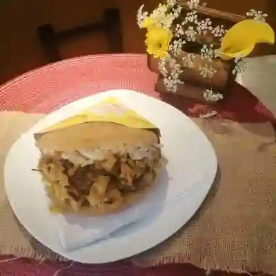 Arepa de Chicharronada