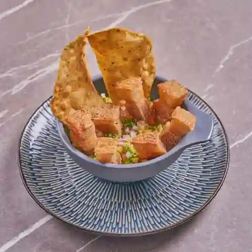 Chicharrón con Guacamole