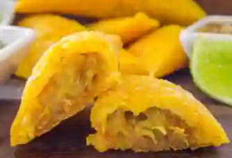 Empanada Queso - Piña