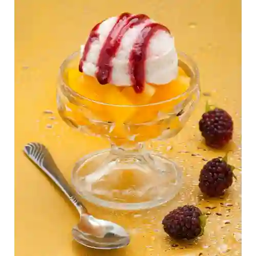 Copa de Helado con Fruta