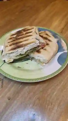 Sandwich Jamon y Queso