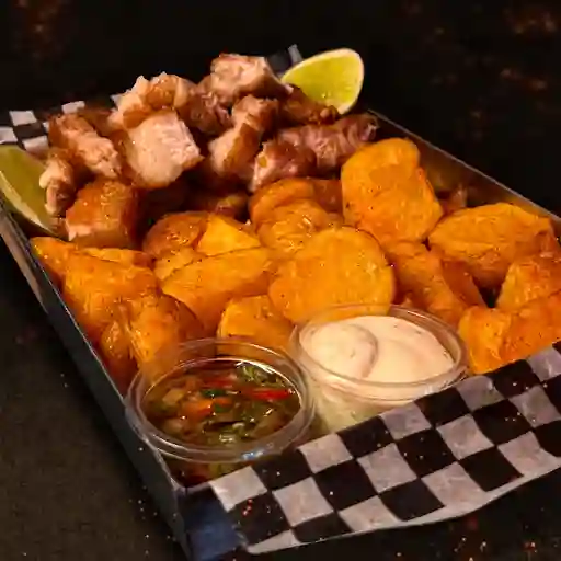 Combo chicharron carnudo