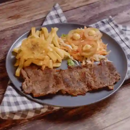 Solomo, Papas Fritas y Bebida