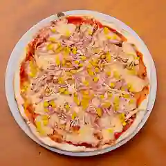 Pizza con Pollo, Tocineta y Maíz Tierno