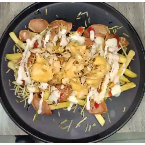 Salchipapa Maxpollo