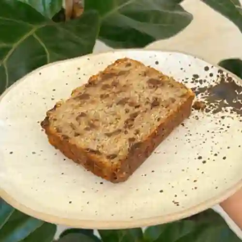 Torta de almendra , banano y chocolate