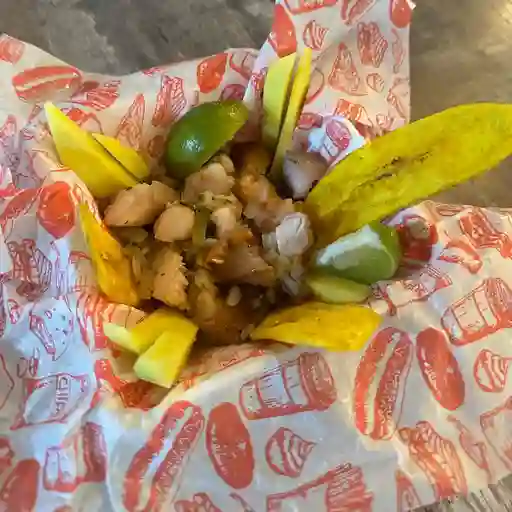Ceviche de chicharrón o chorizo