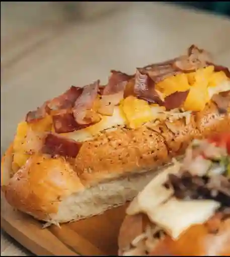 Perro Caliente Hawaiano