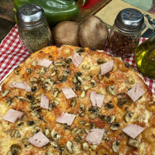 Pizza con Prosciutto Cotto y Champiñones