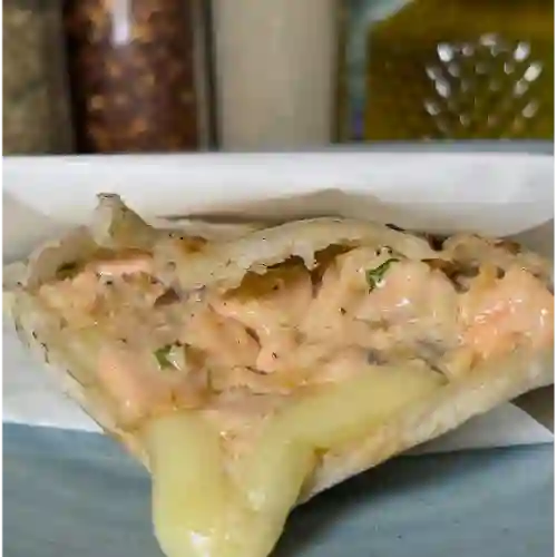 Arepa Salmon Al Ajillo