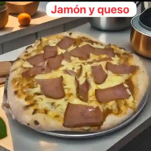 Pizza Jamón y Queso
