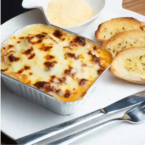 Lasagna de Carne y Bebida