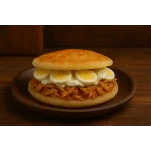 Arepa de Pollo y Huevos de Codorniz