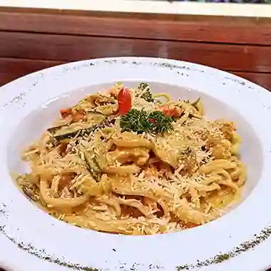 Spaghetti a la Huancaína con Vegetales