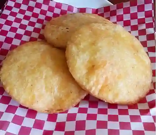 Combo Antojo Arepa de Huevo con Carne