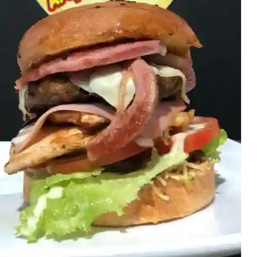 Hamburguesa Caracas City Triple